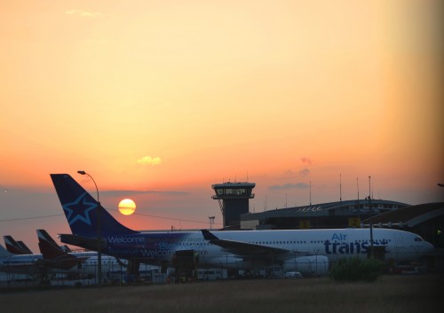 Foto: Atardecer, Aeropuerto Juan Santamaria - Alajuela, Costa Rica