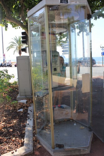 Foto: Cabina telefónica - Cannes, Francia