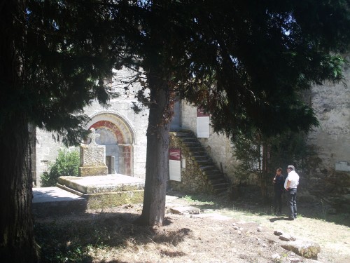 Foto: Monasterio de San Paio - Castro Caldelas (Ourense), España
