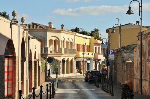 Foto: Vista del pueblo - Pula (Sardinia), Italia