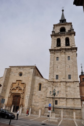 Foto: Iglesia y campanario - Alcala de Henares (Madrid), España