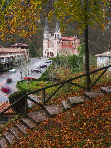 Foto: Basílica de Covadonga - Real Sitio de Covadonga (Asturias), España