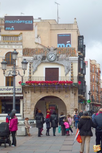 Foto: Casa del Arco con el Reloj Carillón, en la Plaza Mayor. - Ciudad Real (Castilla La Mancha), España