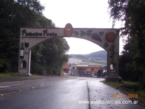 Foto: Acceso a Phineiro PReto - Pinheiro Preto (Santa Catarina), Brasil