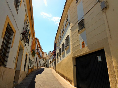 Foto: Calle Córdoba - Almodovar del Río (Córdoba), España