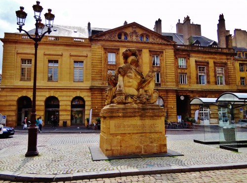 Foto: Place d Armes - Metz (Lorraine), Francia
