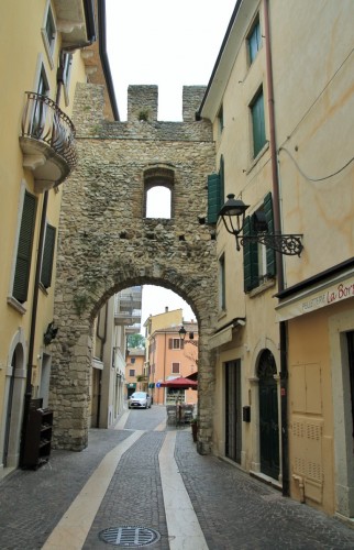 Foto: Centro histórico - Bardolino (Veneto), Italia