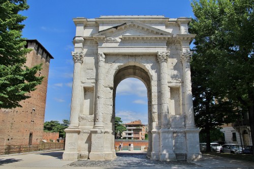 Foto: Puerta de Bórsari - Verona (Veneto), Italia