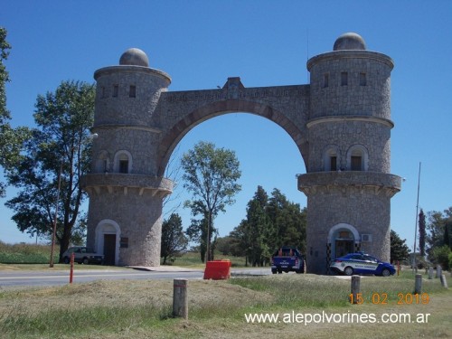 Foto: Arco de acceso a Cordoba - Corral De Bustos (Córdoba), Argentina