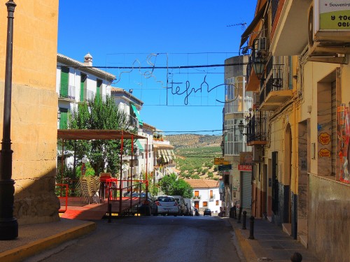 Foto: Calle Alcalá - Montefrío (Granada), España