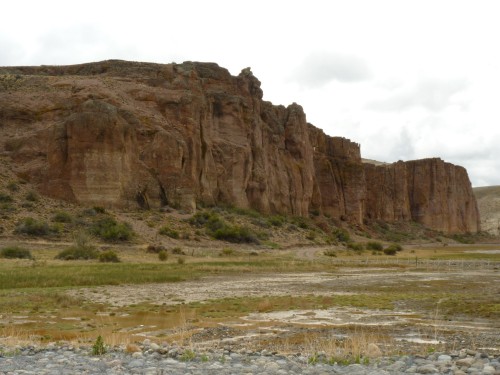 Foto: Camino desde Perito Moreno hacia la Cueva de las Manos - Perito Moreno (Santa Cruz), Argentina