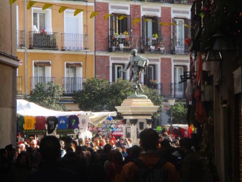 Foto: Mañana de domingo en la calle de la Ruda - Madrid (Comunidad de Madrid), España