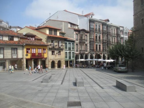 Foto: La plaza de Álvarez Acebal - Áviles (Asturias), España