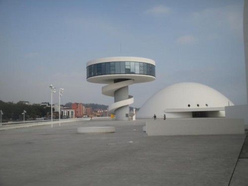 Foto: El espectacular centro Niemeyer - Áviles (Asturias), España