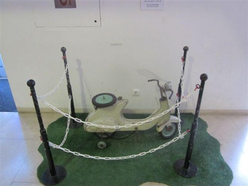 Foto: Moto a pedales en el museo del juguete - Sintra (Lisbon), Portugal
