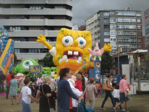 Foto: Atracciones infantiles en la Fiesta de la Sidra - Gijón (Asturias), España