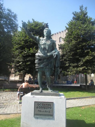 Foto: Monumento al emperador Octavio Augusto - Gijón (Asturias), España