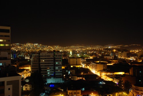 Foto: La ciudad duerme - Tiquipalla (Cochabamba), Bolivia