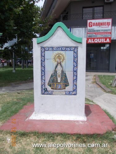Foto: Monolito Virgen NS del Buen Viaje - Ituzaingo (Buenos Aires), Argentina