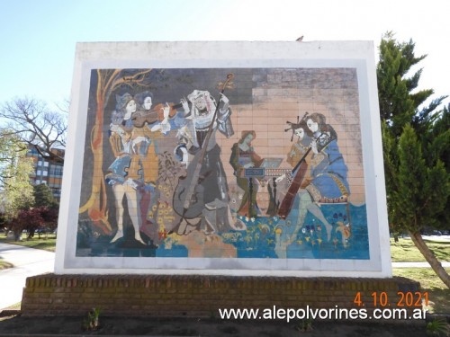 Foto: Tres Arroyos - Mural Plaza - Tres Arroyos (Buenos Aires), Argentina
