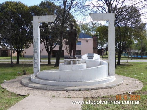 Foto: Christophersen - Monumento Gral San Martin - Christophersen (Santa Fe), Argentina