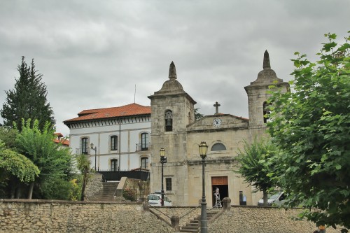 Foto: Iglesia de Santa María - Colombres (Asturias), España