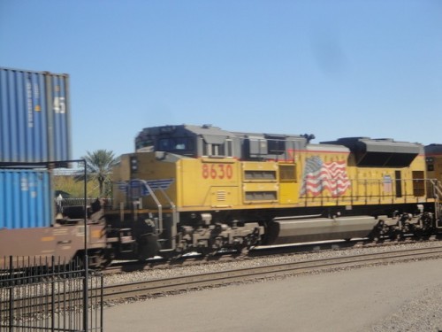 Foto: tren de Union Pacific pasando por estación Tucson - Tucson (Arizona), Estados Unidos