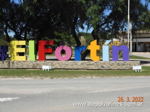 Foto: El Fortín - Acceso - El Fortin (Córdoba), Argentina