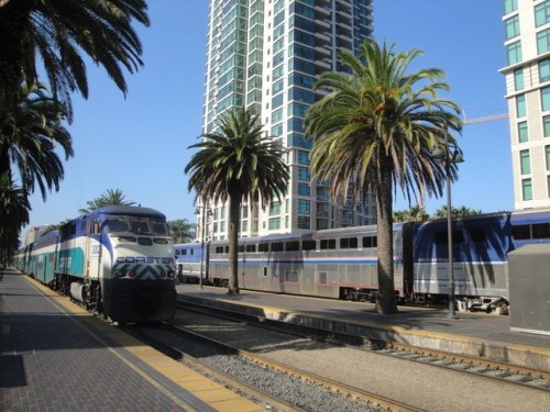Foto: trenes Coaster y Pacific Surfliner en San Diego Santa Fe Depot - San Diego (California), Estados Unidos
