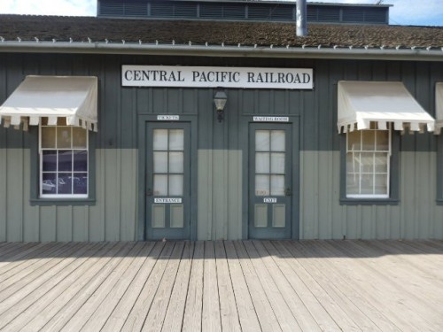 Foto: depósito de locomotoras del tren turístico - Sacramento (California), Estados Unidos